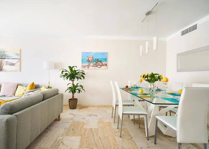 Apartamento Malaga City Beach شقة *